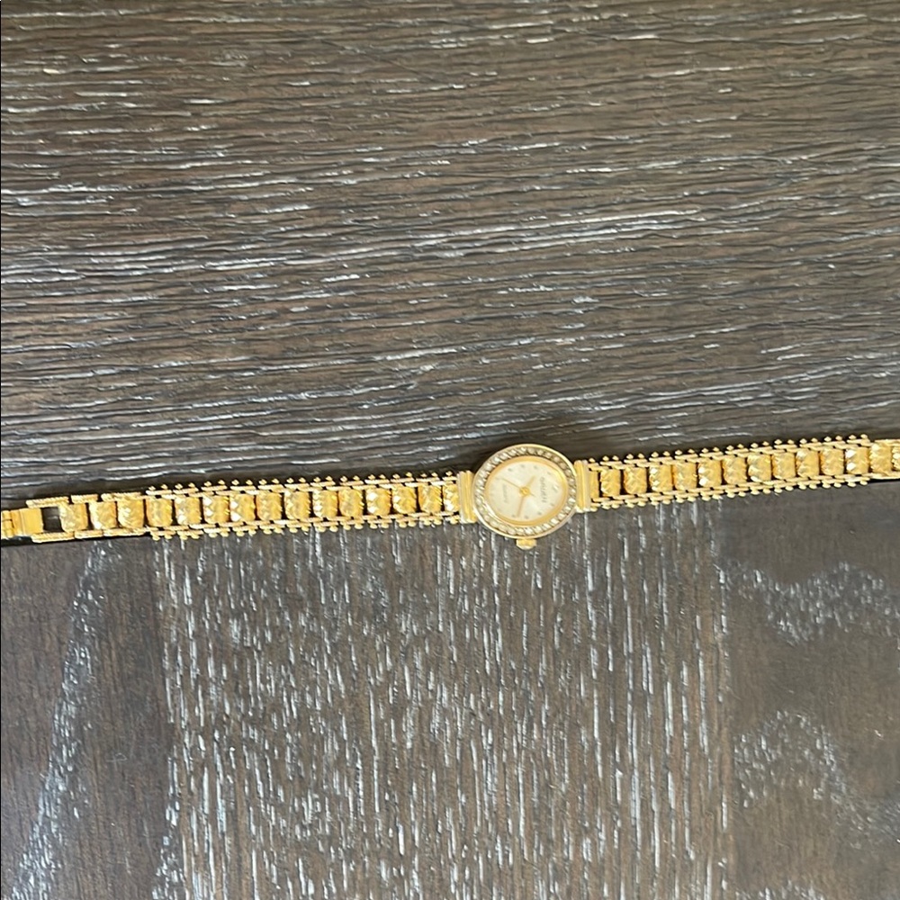 Elegant Gold Women's Watch